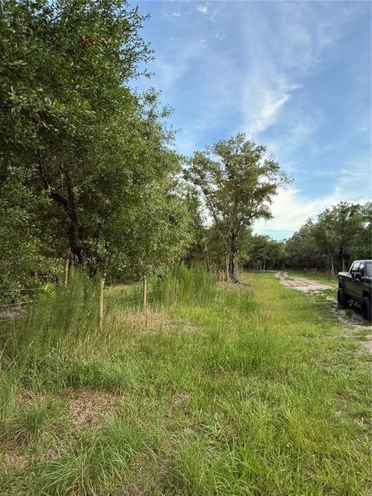 На продажу: $299,000 (4.69 acres)