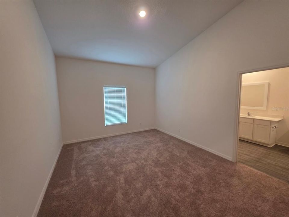 В аренду: $2,100 (4 спален, 2 ванн, 1614 Квадратных фут)