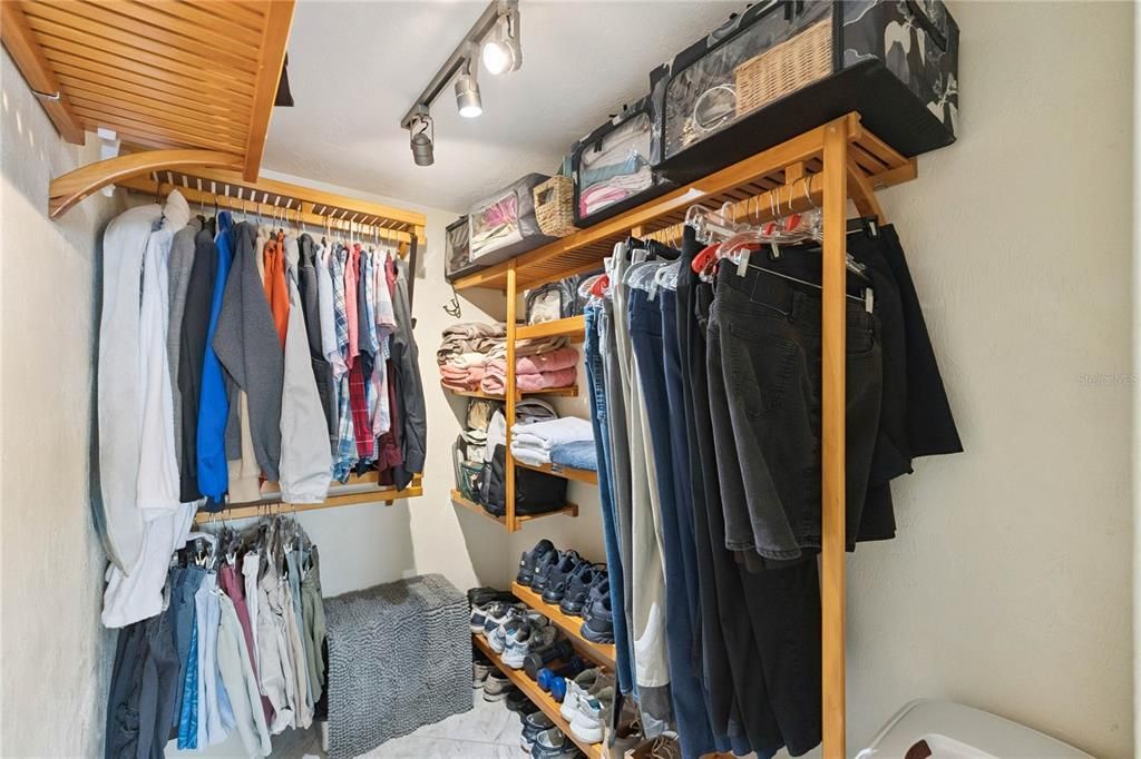На продажу: $197,500 (2 спален, 2 ванн, 1237 Квадратных фут)