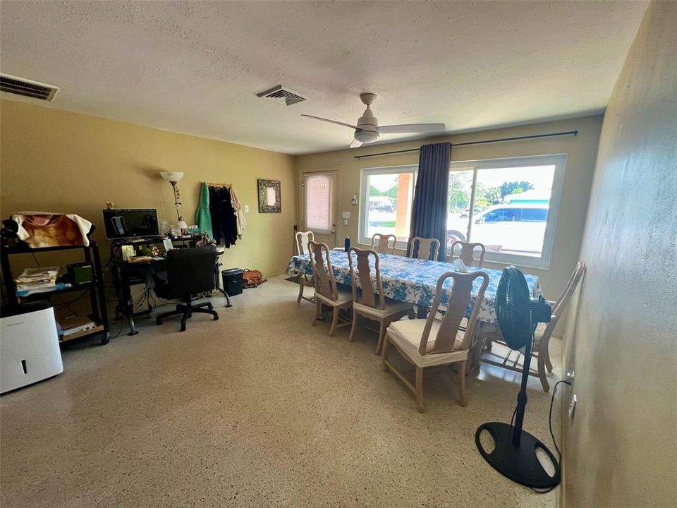 For Sale: $389,000 (3 beds, 1 baths, 1458 Square Feet)