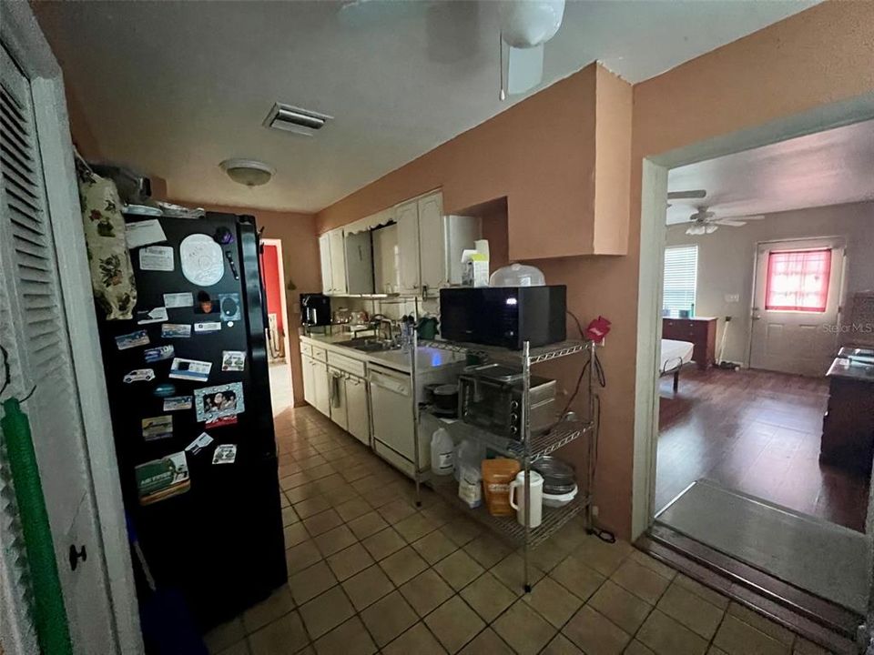 For Sale: $389,000 (3 beds, 1 baths, 1458 Square Feet)