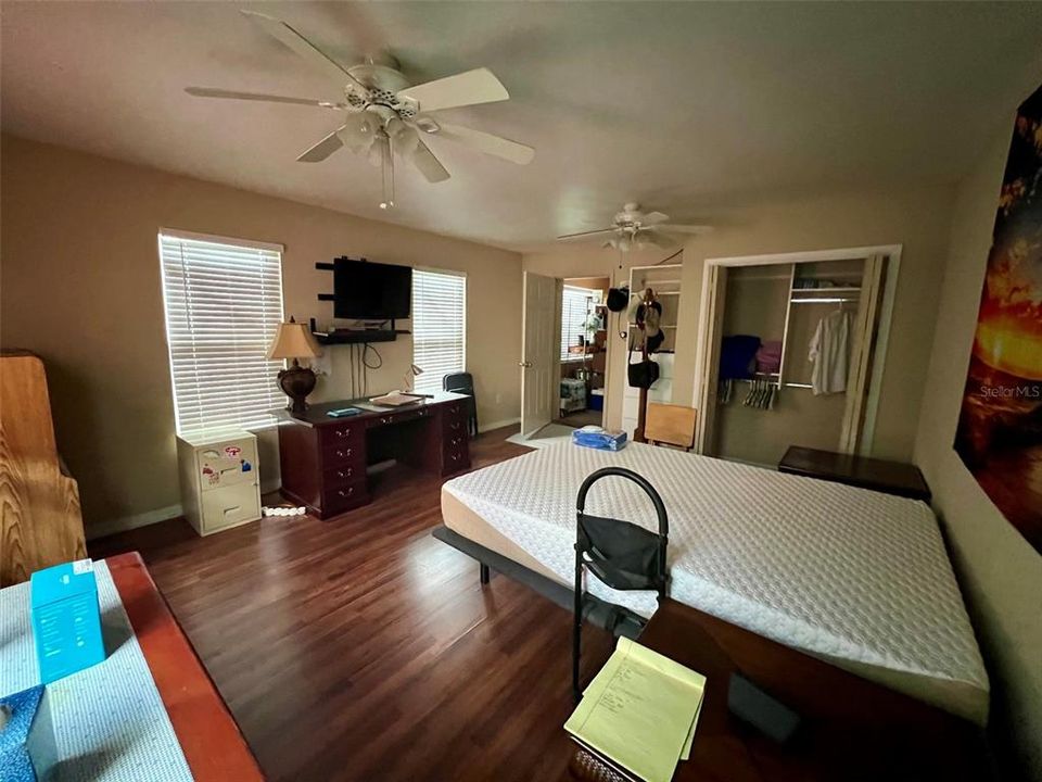 For Sale: $389,000 (3 beds, 1 baths, 1458 Square Feet)