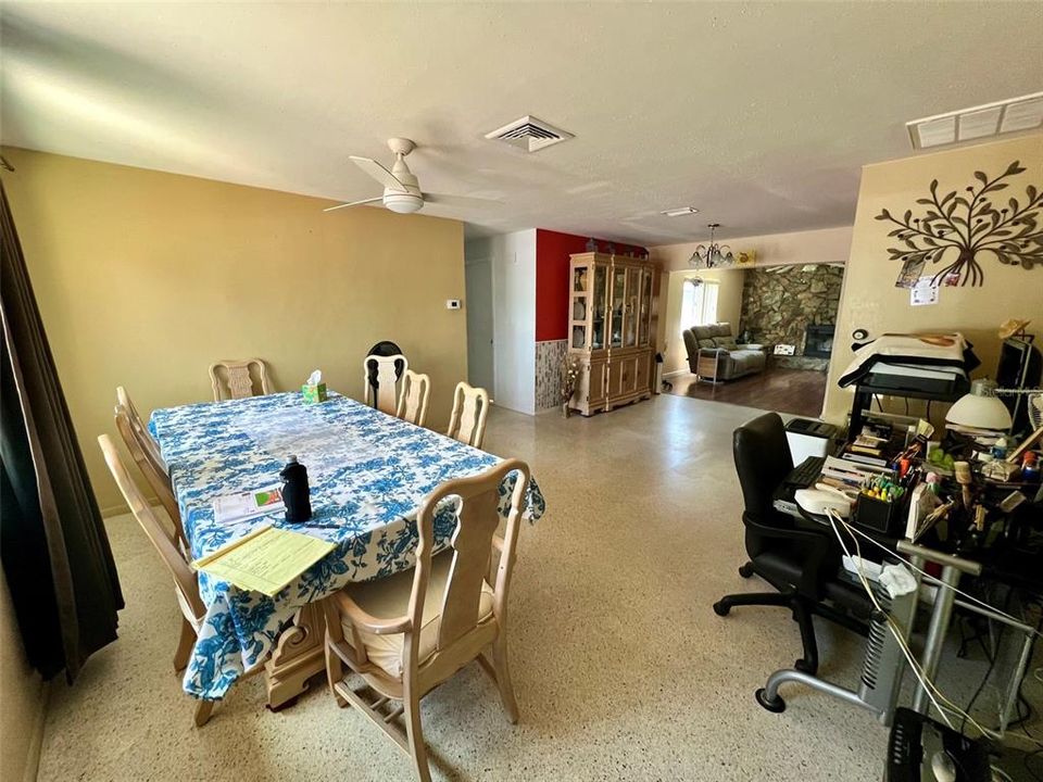 For Sale: $389,000 (3 beds, 1 baths, 1458 Square Feet)
