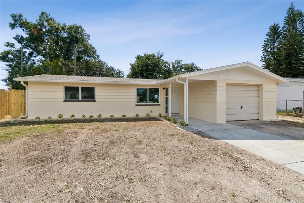 For Sale: $295,000 (3 beds, 2 baths, 1296 Square Feet)