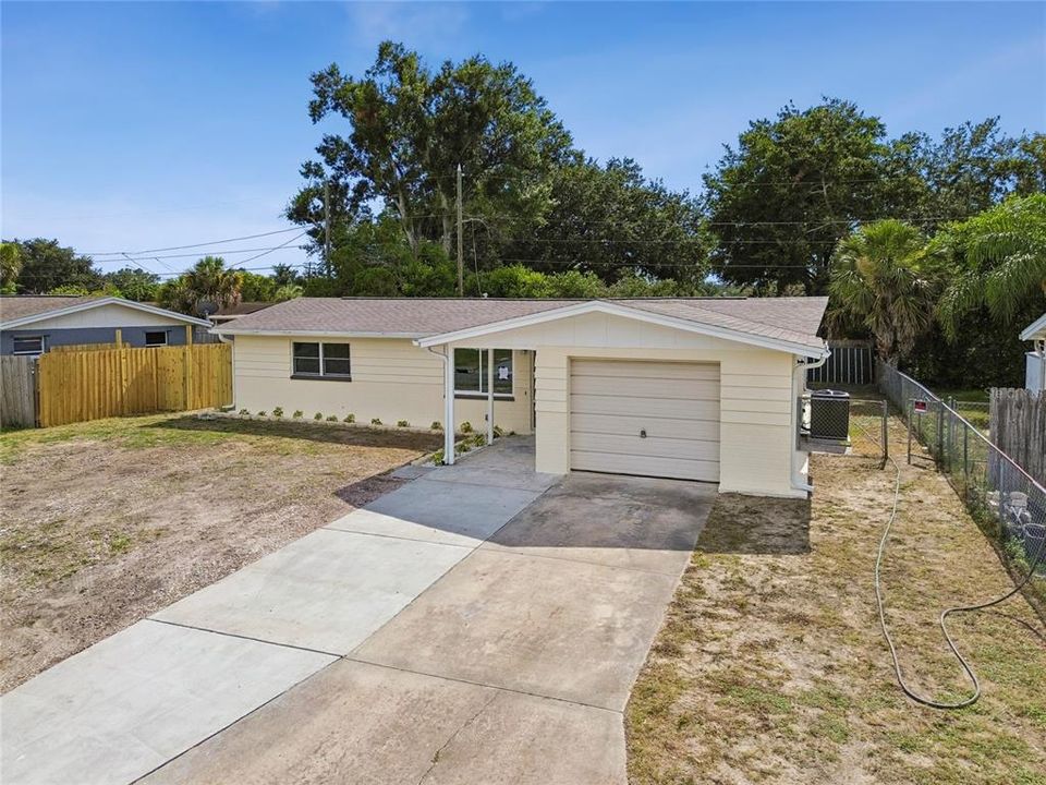 For Sale: $295,000 (3 beds, 2 baths, 1296 Square Feet)