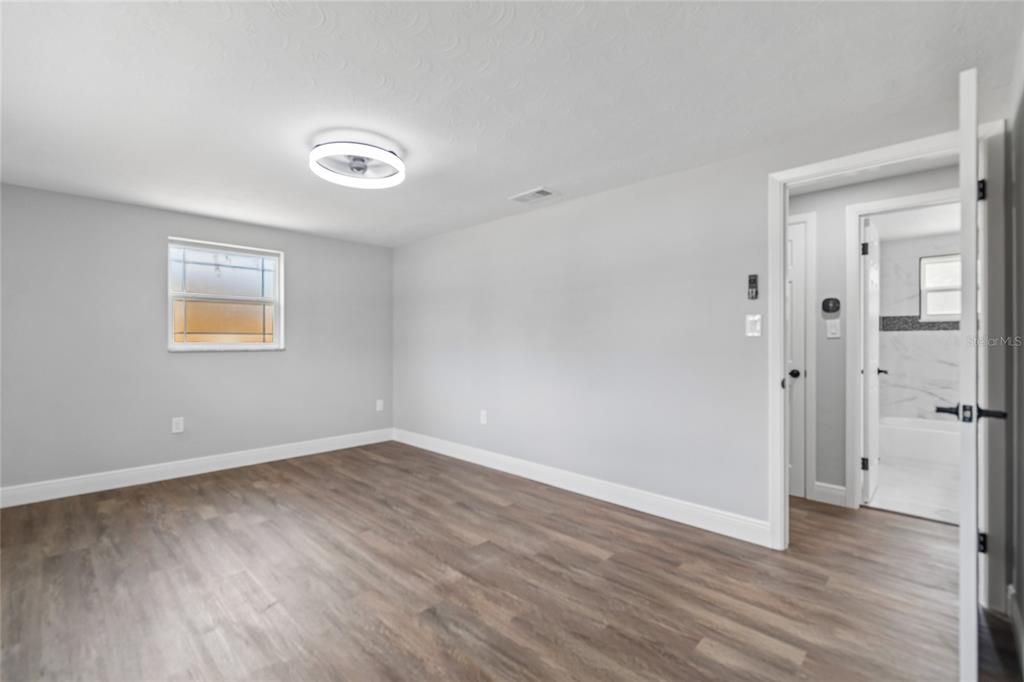 For Sale: $295,000 (3 beds, 2 baths, 1296 Square Feet)