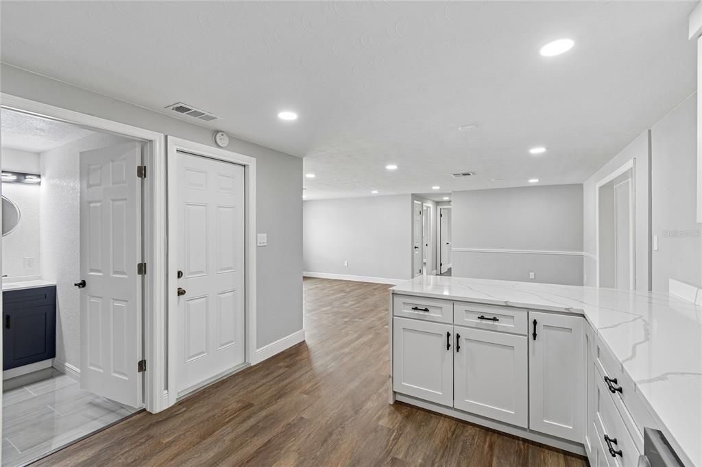 For Sale: $295,000 (3 beds, 2 baths, 1296 Square Feet)