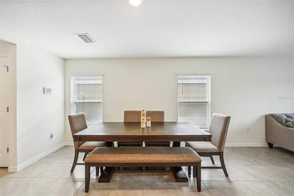 For Sale: $399,900 (5 beds, 3 baths, 2522 Square Feet)