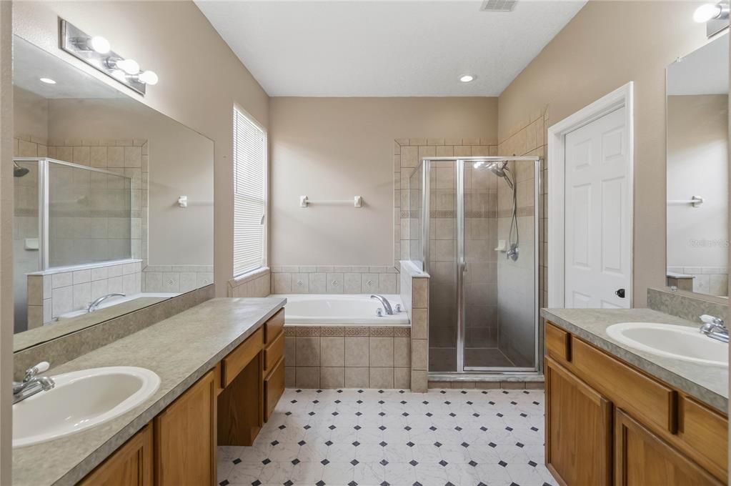 For Rent: $2,675 (4 beds, 3 baths, 2460 Square Feet)