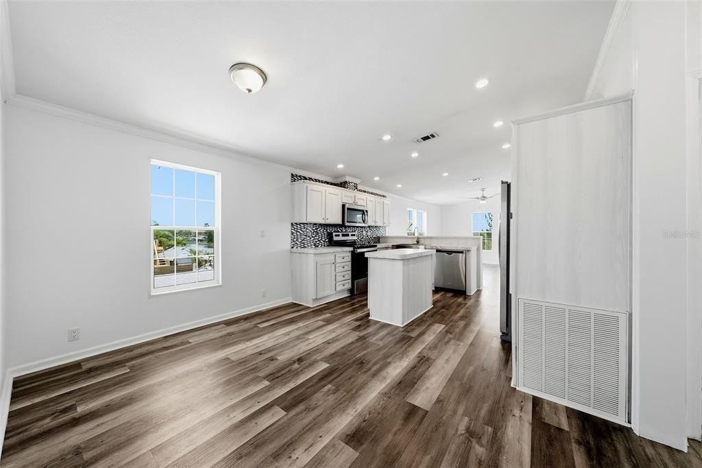 En Venta: $529,900 (3 camas, 2 baños, 1498 Pies cuadrados)