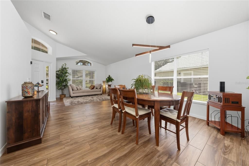 En Venta: $598,000 (3 camas, 2 baños, 2088 Pies cuadrados)
