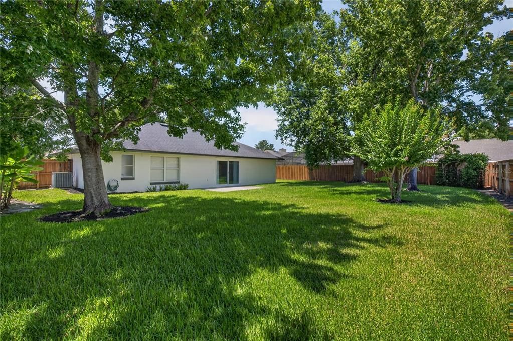 For Sale: $450,000 (3 beds, 2 baths, 1219 Square Feet)