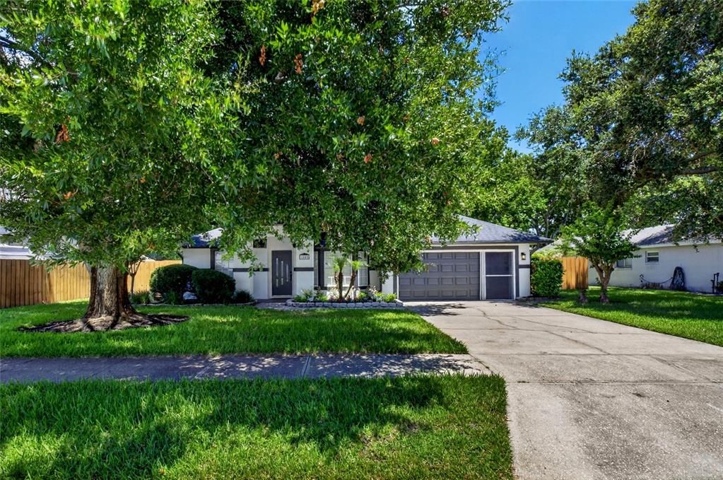 For Sale: $450,000 (3 beds, 2 baths, 1219 Square Feet)