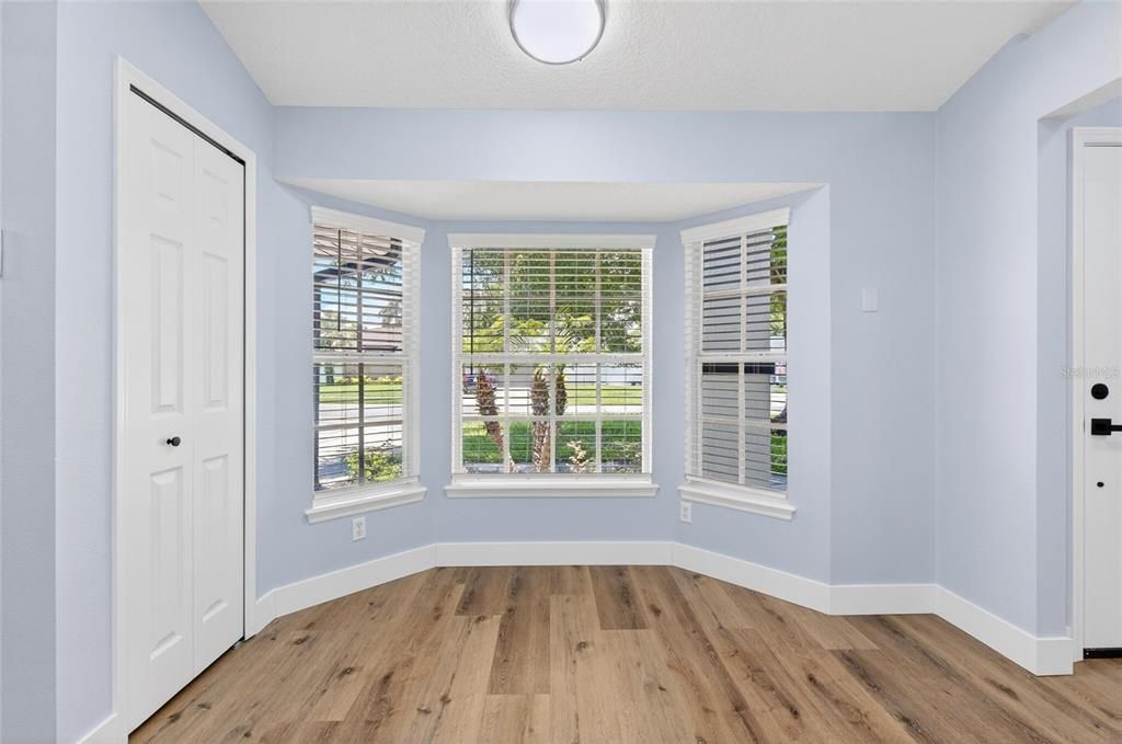 For Sale: $450,000 (3 beds, 2 baths, 1219 Square Feet)