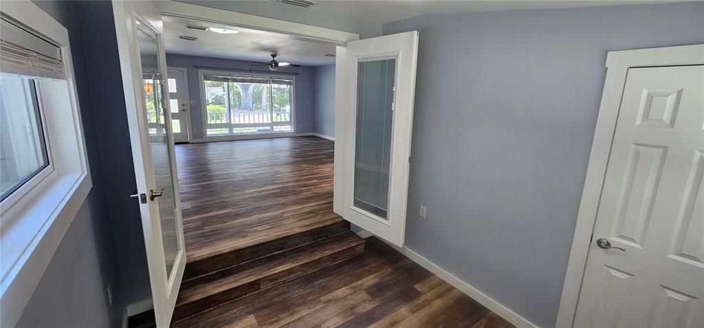 For Sale: $260,000 (3 beds, 2 baths, 1013 Square Feet)