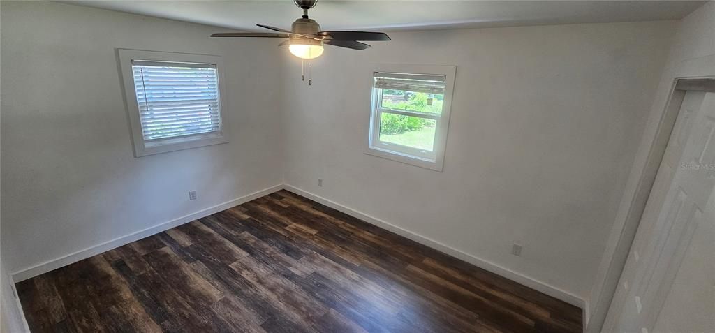 For Sale: $260,000 (3 beds, 2 baths, 1013 Square Feet)