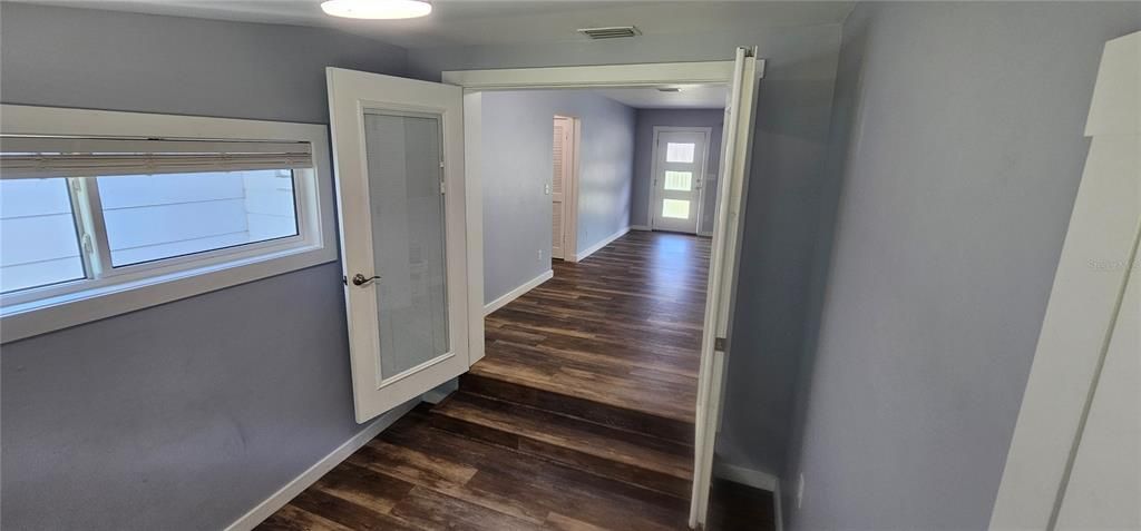 For Sale: $260,000 (3 beds, 2 baths, 1013 Square Feet)