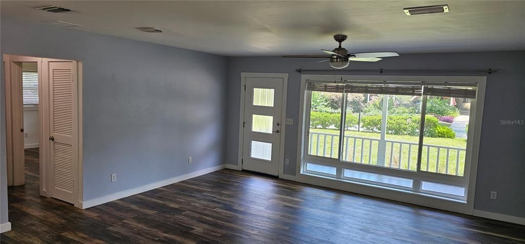 For Sale: $260,000 (3 beds, 2 baths, 1013 Square Feet)