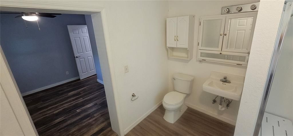 For Sale: $260,000 (3 beds, 2 baths, 1013 Square Feet)