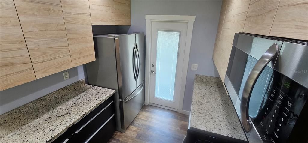 For Sale: $260,000 (3 beds, 2 baths, 1013 Square Feet)