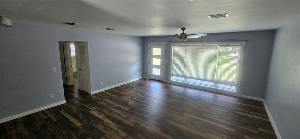 For Sale: $260,000 (3 beds, 2 baths, 1013 Square Feet)