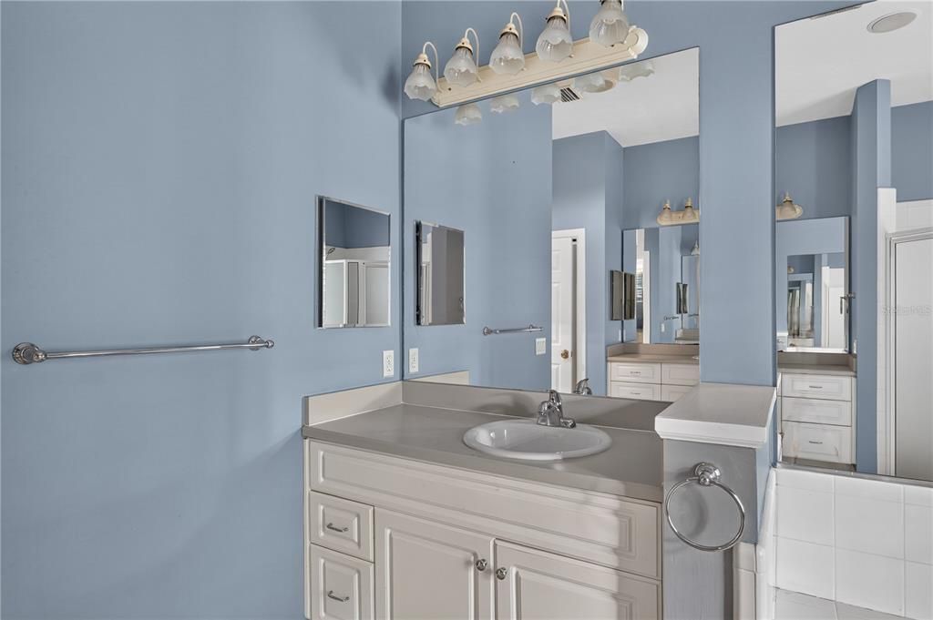 For Sale: $815,000 (4 beds, 4 baths, 3294 Square Feet)