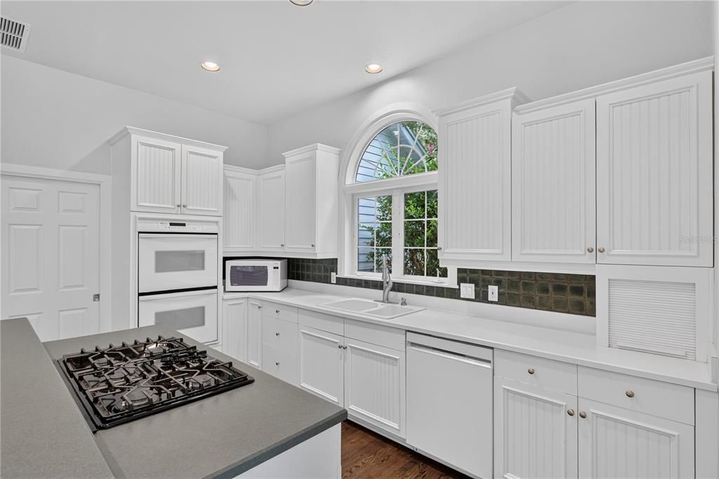 For Sale: $815,000 (4 beds, 4 baths, 3294 Square Feet)