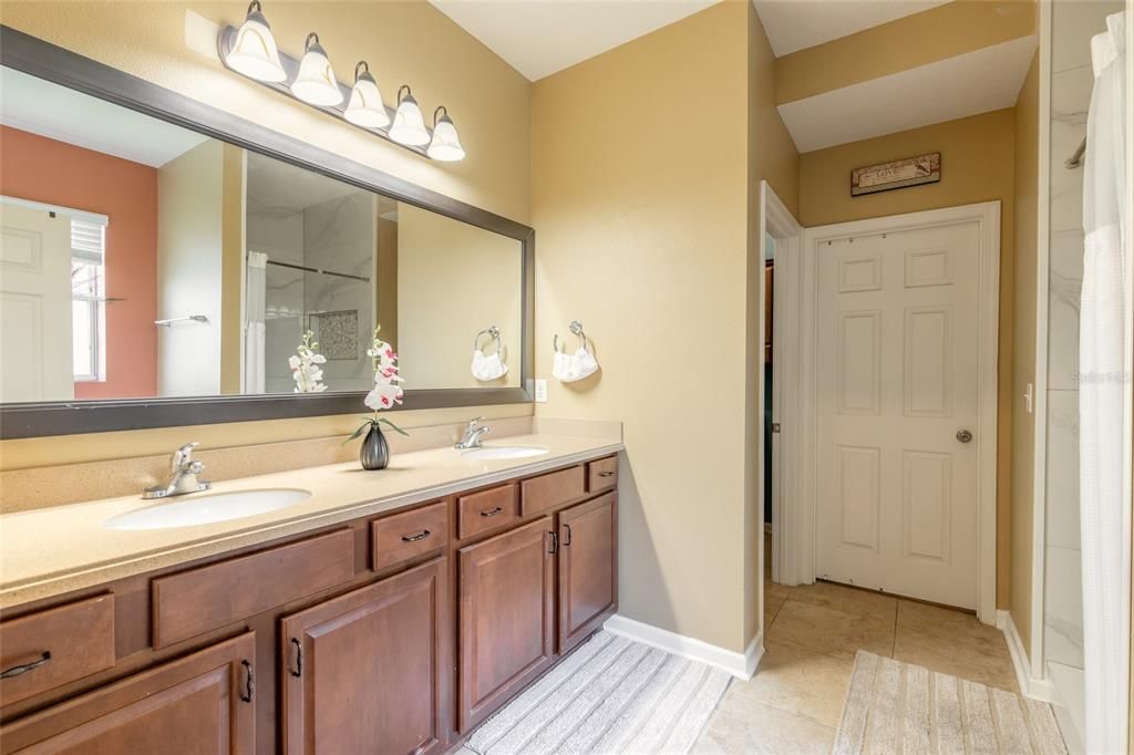 For Sale: $459,900 (4 beds, 2 baths, 2540 Square Feet)