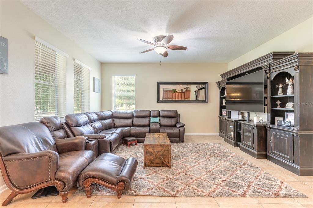 For Sale: $459,900 (4 beds, 2 baths, 2540 Square Feet)