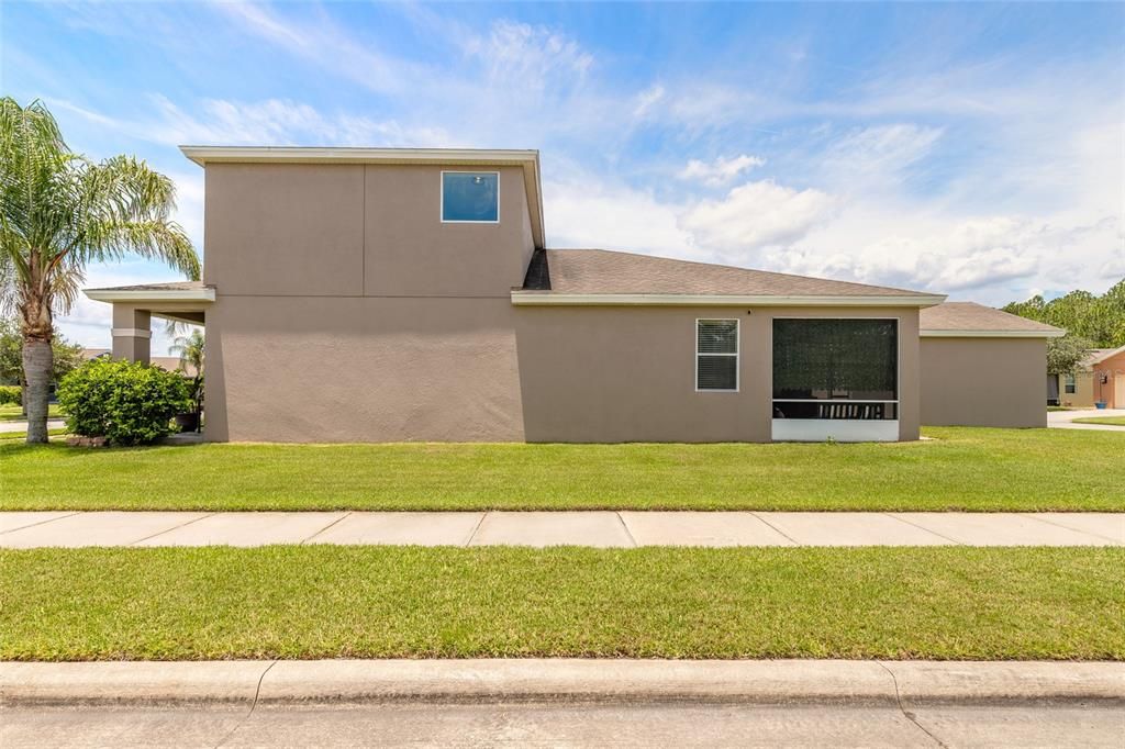 For Sale: $459,900 (4 beds, 2 baths, 2540 Square Feet)