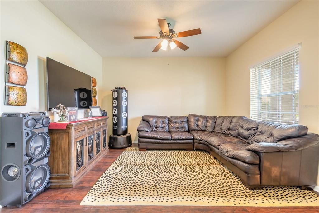 For Sale: $459,900 (4 beds, 2 baths, 2540 Square Feet)