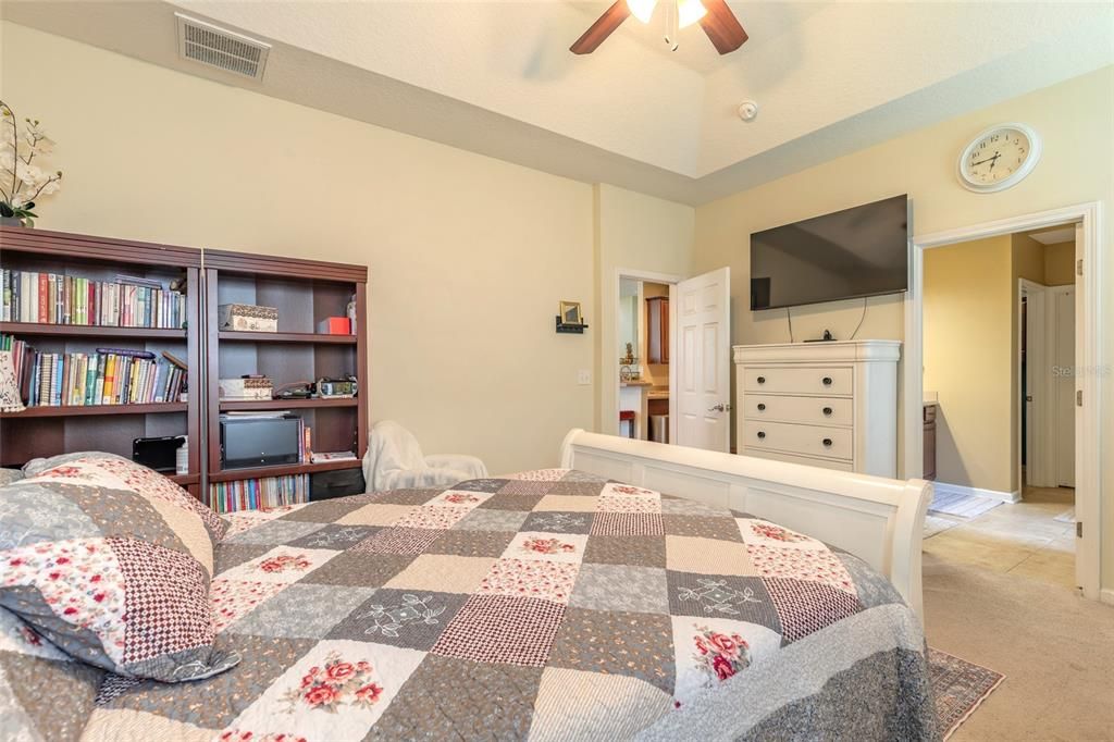 For Sale: $459,900 (4 beds, 2 baths, 2540 Square Feet)