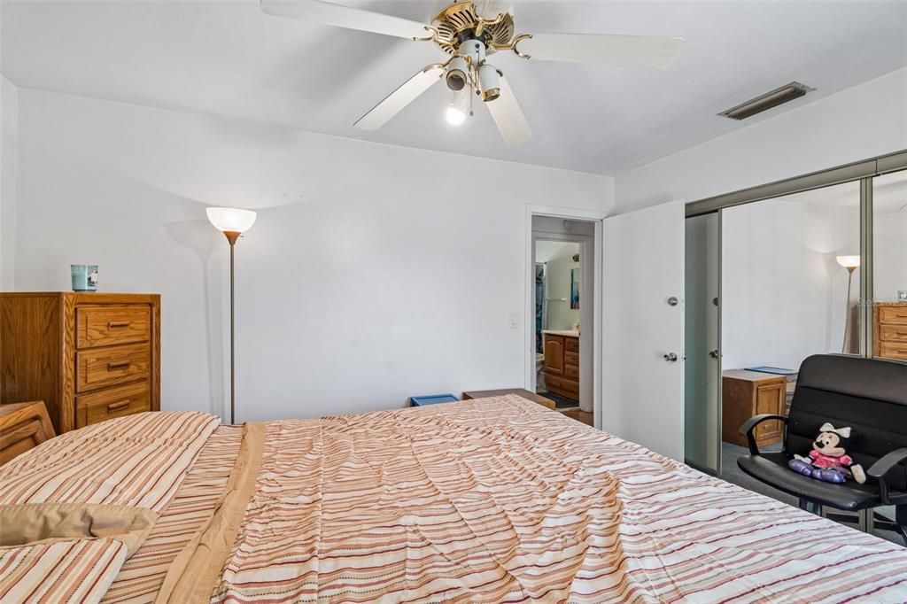 En Venta: $279,900 (3 camas, 1 baños, 1175 Pies cuadrados)