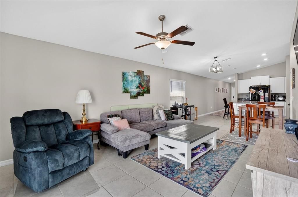 For Sale: $284,000 (3 beds, 2 baths, 1451 Square Feet)