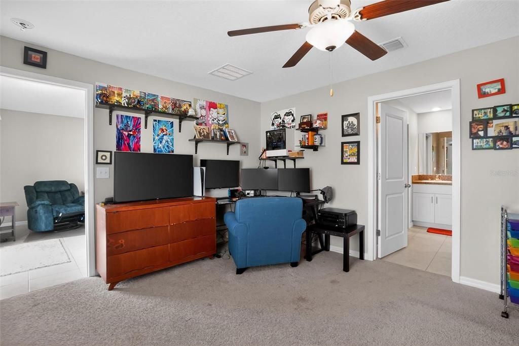 For Sale: $284,000 (3 beds, 2 baths, 1451 Square Feet)