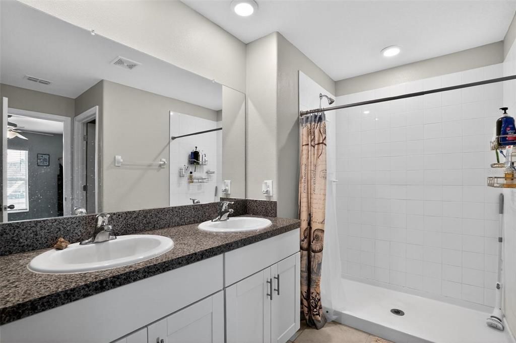 For Sale: $284,000 (3 beds, 2 baths, 1451 Square Feet)