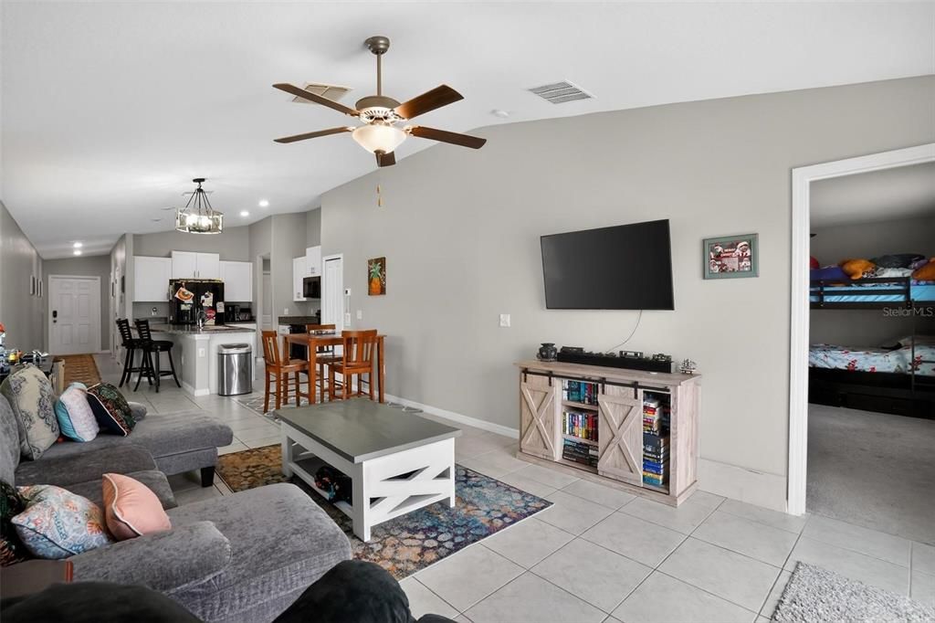 For Sale: $284,000 (3 beds, 2 baths, 1451 Square Feet)