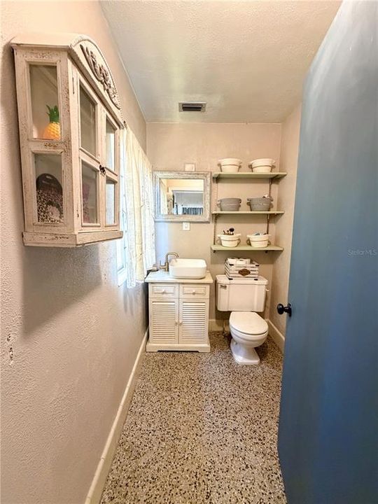 En Venta: $362,500 (3 camas, 2 baños, 1800 Pies cuadrados)