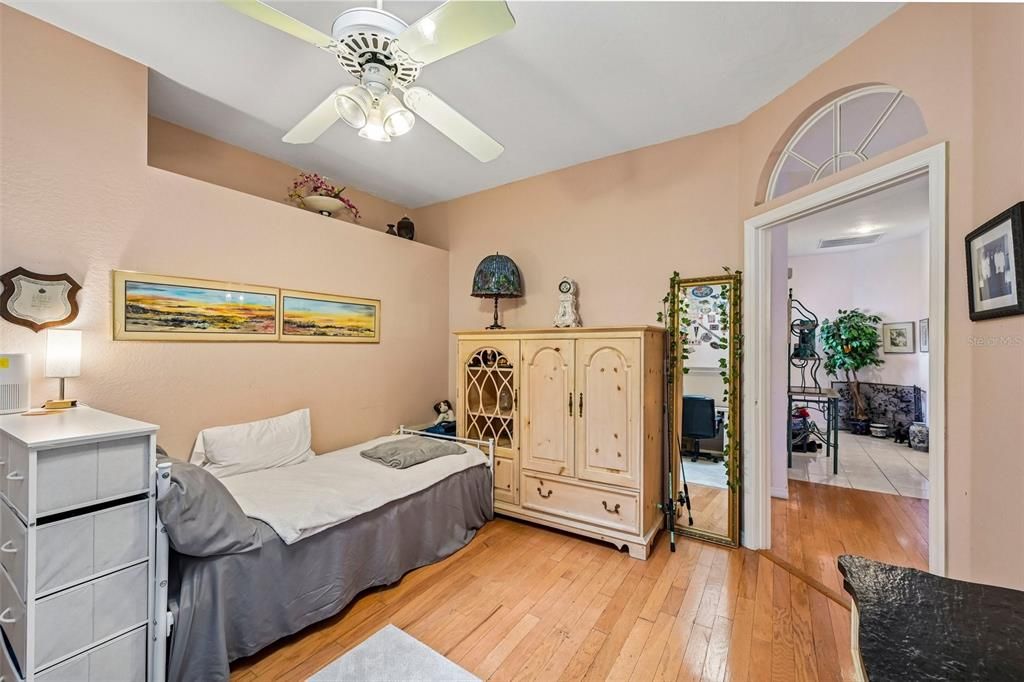 На продажу: $335,000 (2 спален, 2 ванн, 1656 Квадратных фут)