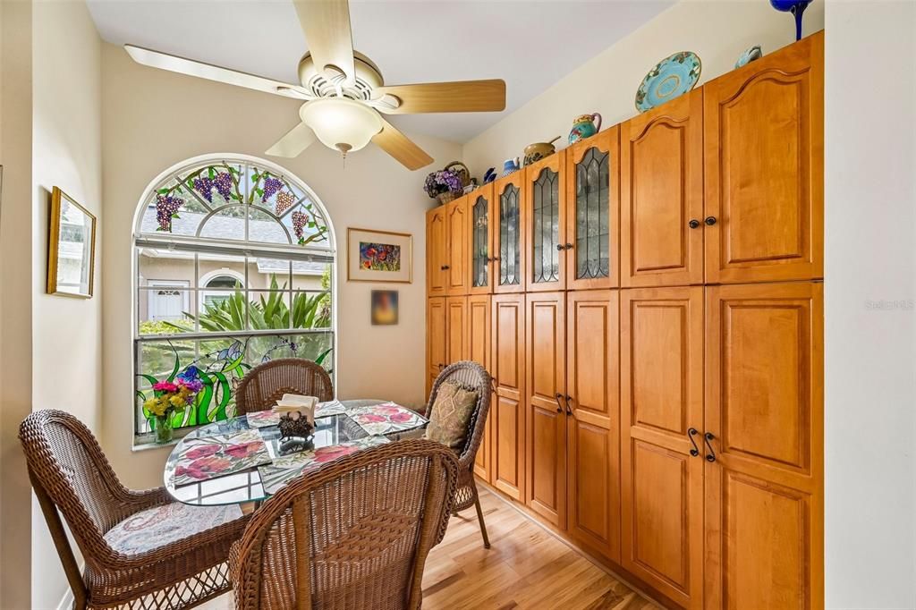 На продажу: $335,000 (2 спален, 2 ванн, 1656 Квадратных фут)