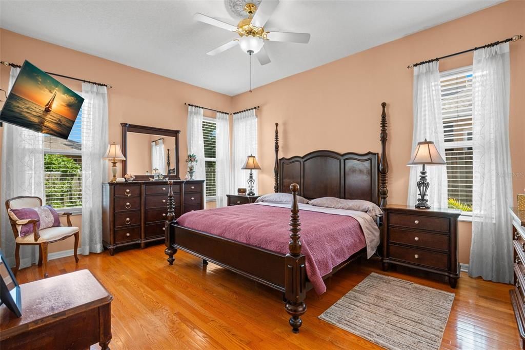 For Sale: $700,000 (3 beds, 3 baths, 2344 Square Feet)