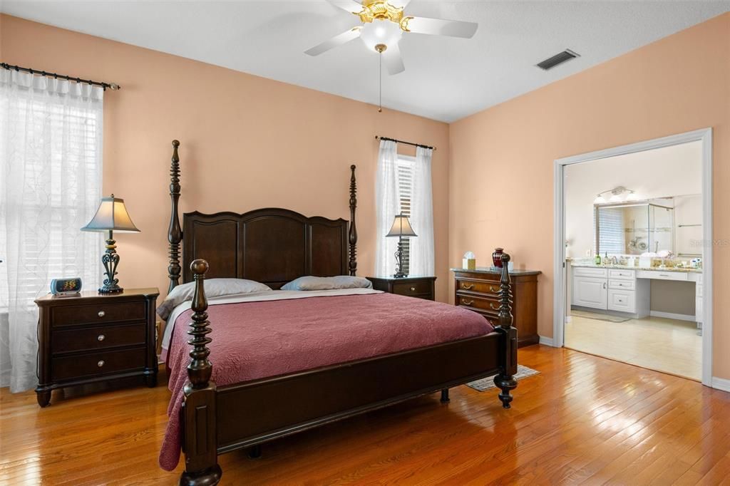 For Sale: $700,000 (3 beds, 3 baths, 2344 Square Feet)
