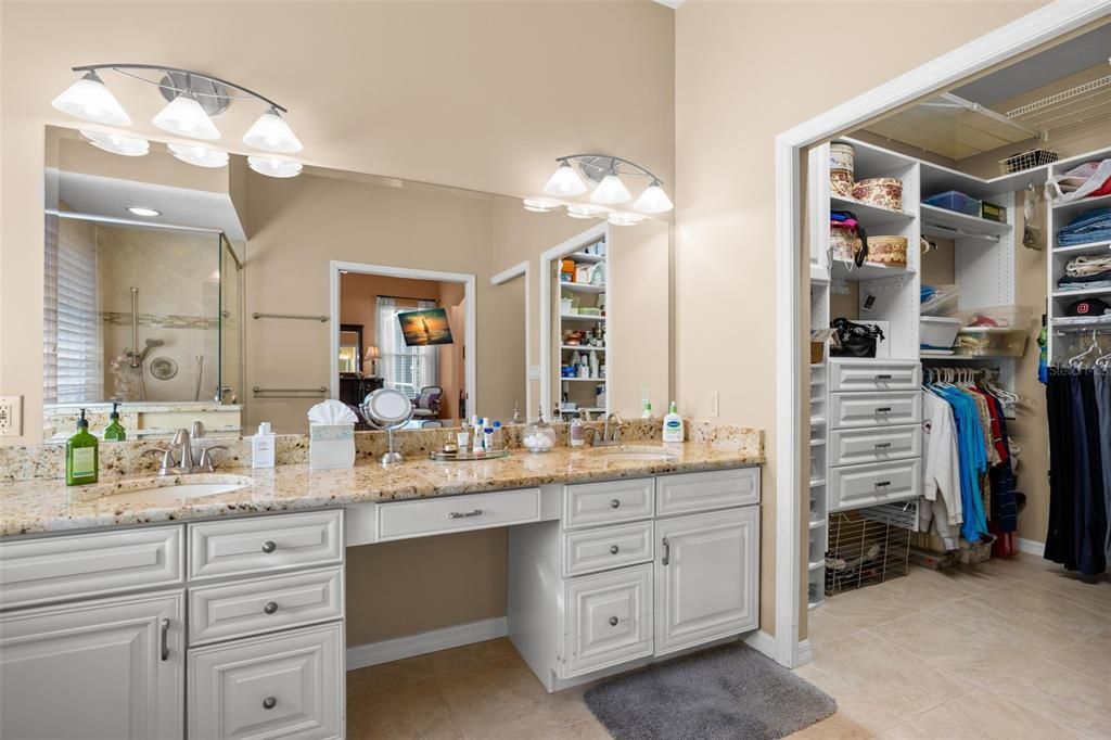 For Sale: $700,000 (3 beds, 3 baths, 2344 Square Feet)