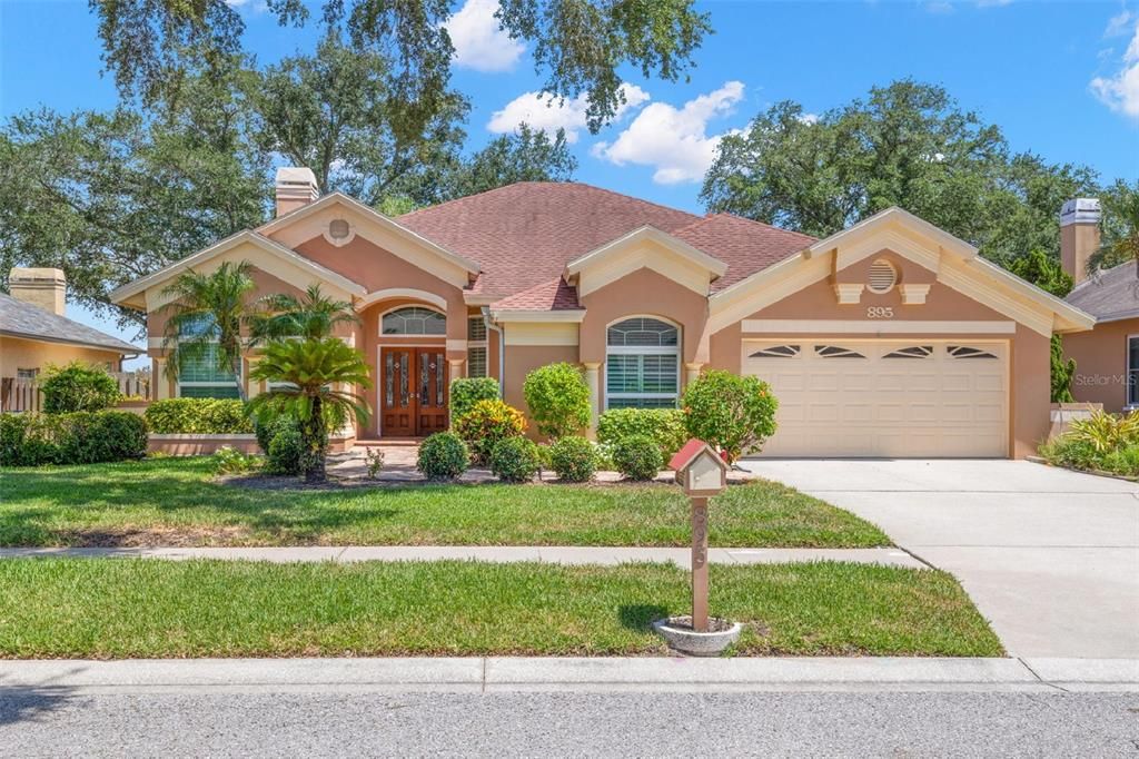 For Sale: $700,000 (3 beds, 3 baths, 2344 Square Feet)