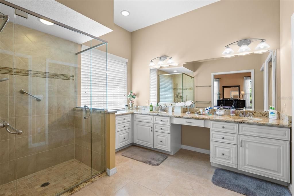 For Sale: $700,000 (3 beds, 3 baths, 2344 Square Feet)