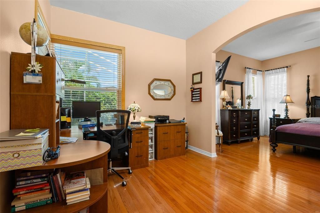 For Sale: $700,000 (3 beds, 3 baths, 2344 Square Feet)