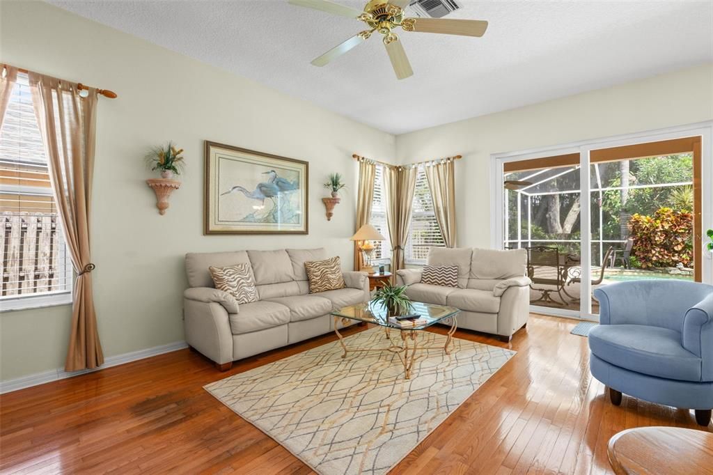 For Sale: $700,000 (3 beds, 3 baths, 2344 Square Feet)
