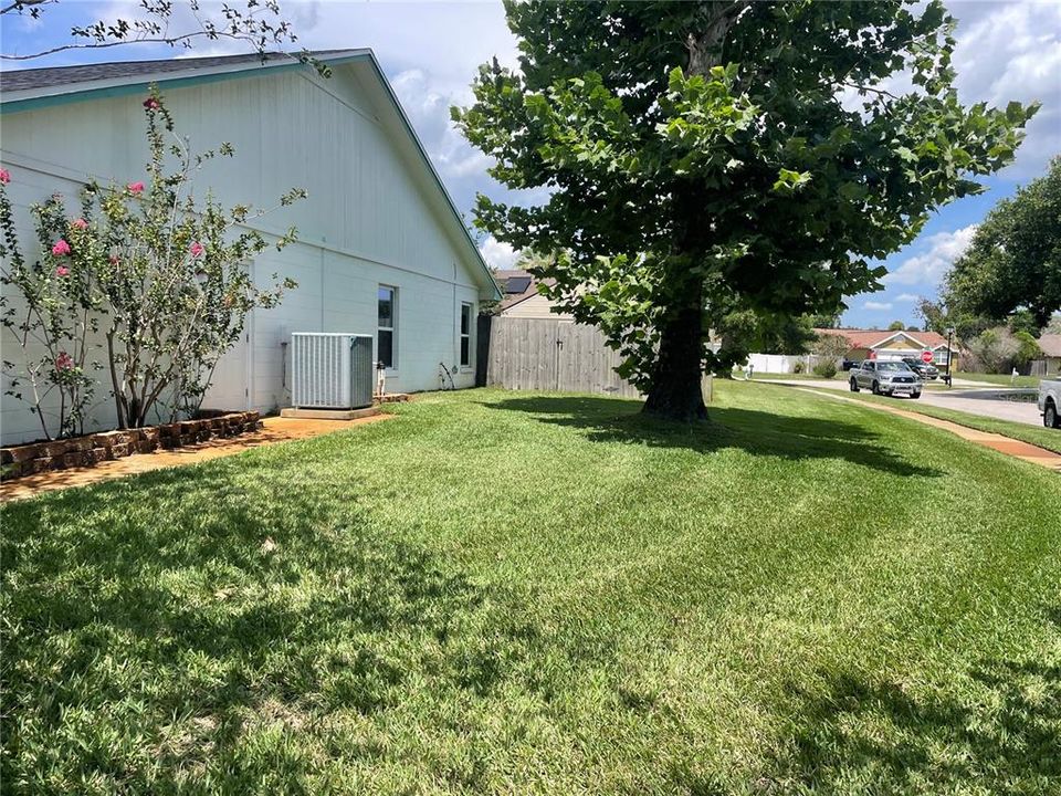 Active With Contract: $379,900 (4 beds, 2 baths, 2039 Square Feet)