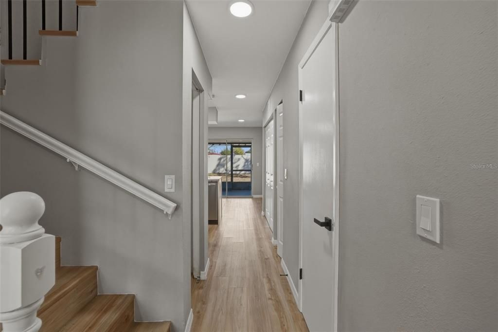 For Sale: $205,000 (2 beds, 2 baths, 1118 Square Feet)