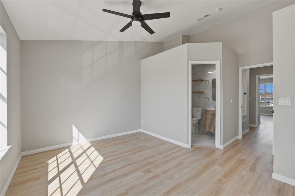 For Sale: $205,000 (2 beds, 2 baths, 1118 Square Feet)